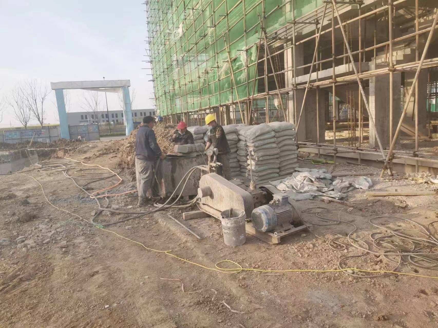 牙克石别墅下沉注浆